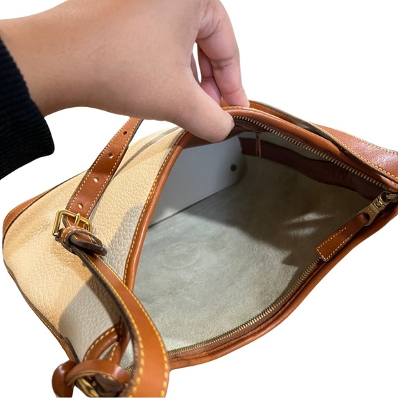 Vintage Dooney & Bourke R151 All-Weather Leather Hobo Shoulder Bag - Picture 6 of 14